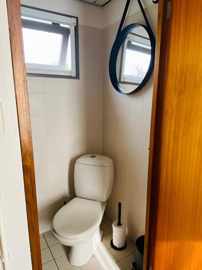 Woonboot In Sumar Gelegen Tussen Leeuwarden En Drachten Suameer Exterior foto